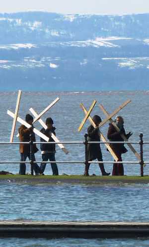 Crosses at West Kirby Marine Lake